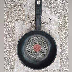Black Non-Stick Frying Pan